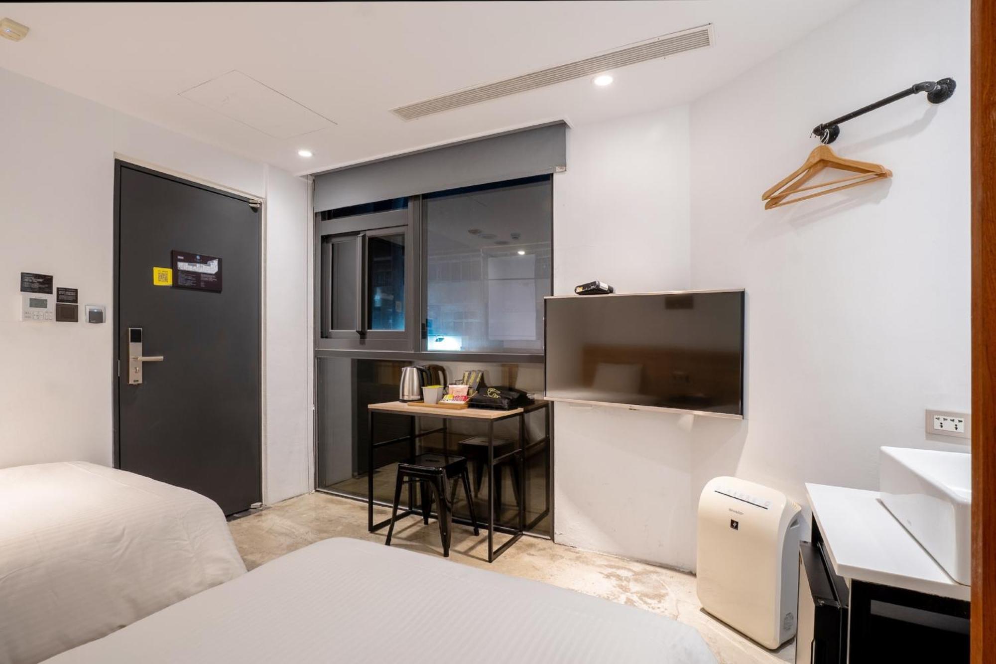 Chase Hotel Taichung Esterno foto