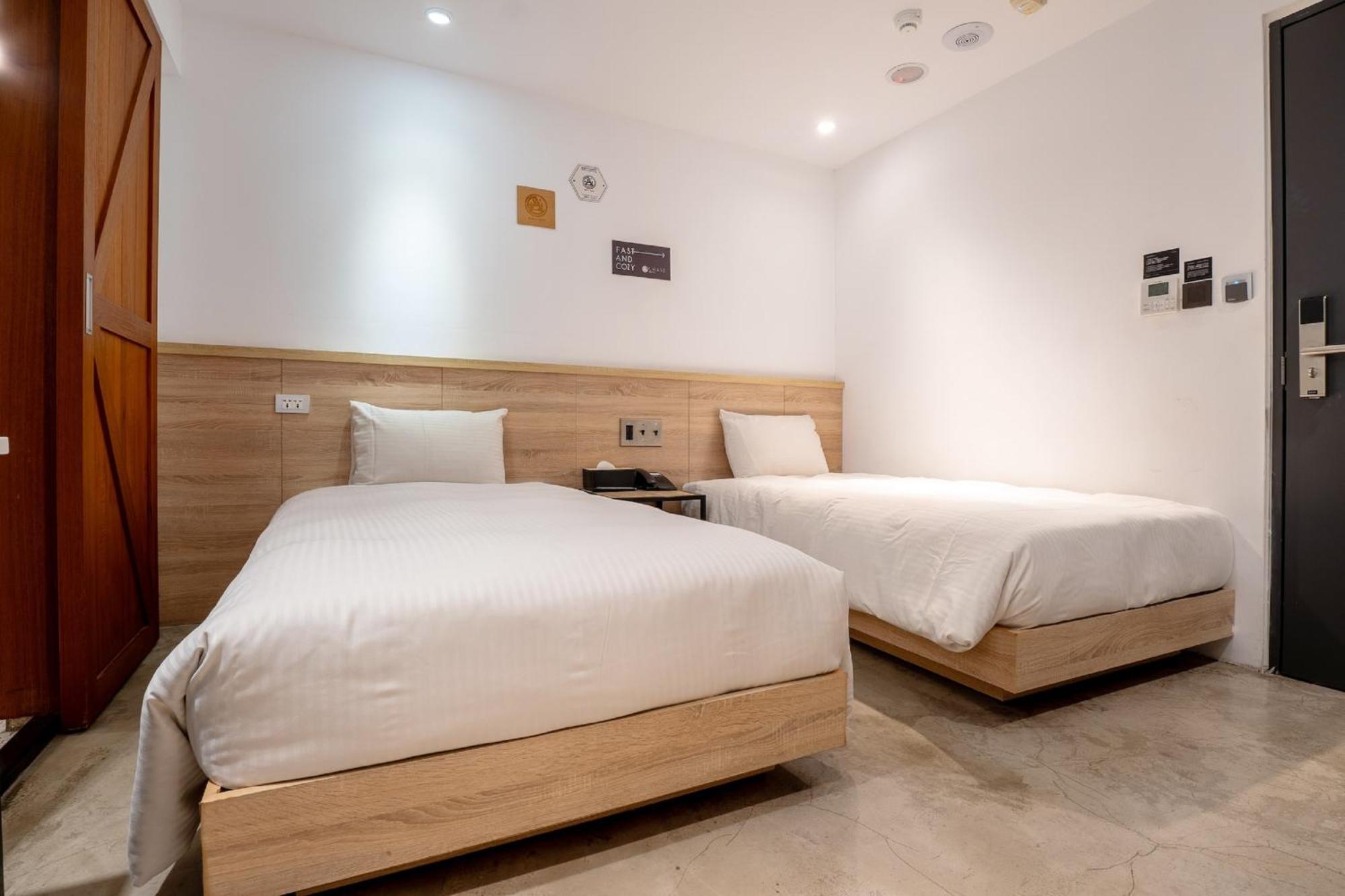 Chase Hotel Taichung Esterno foto
