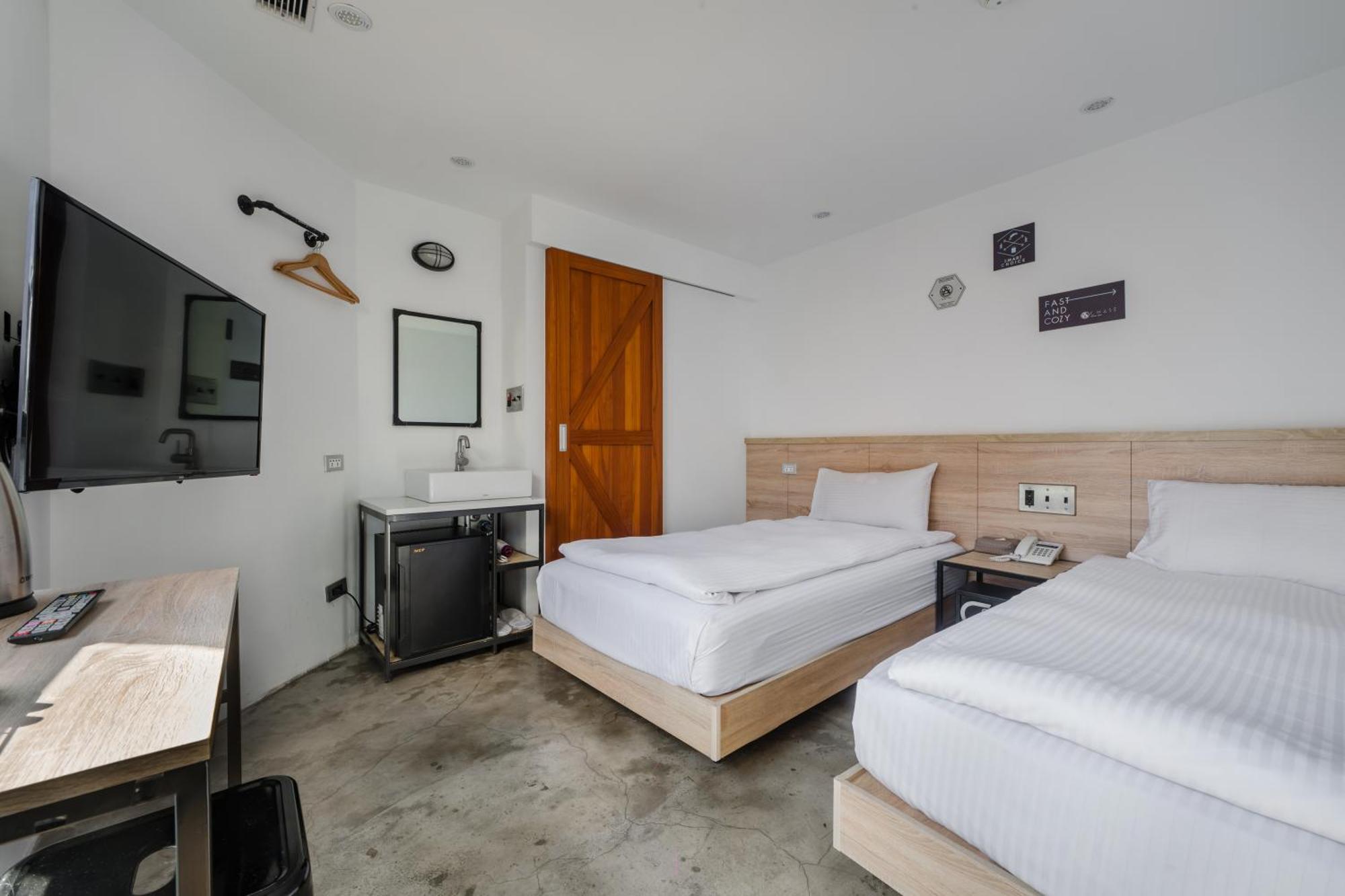 Chase Hotel Taichung Esterno foto