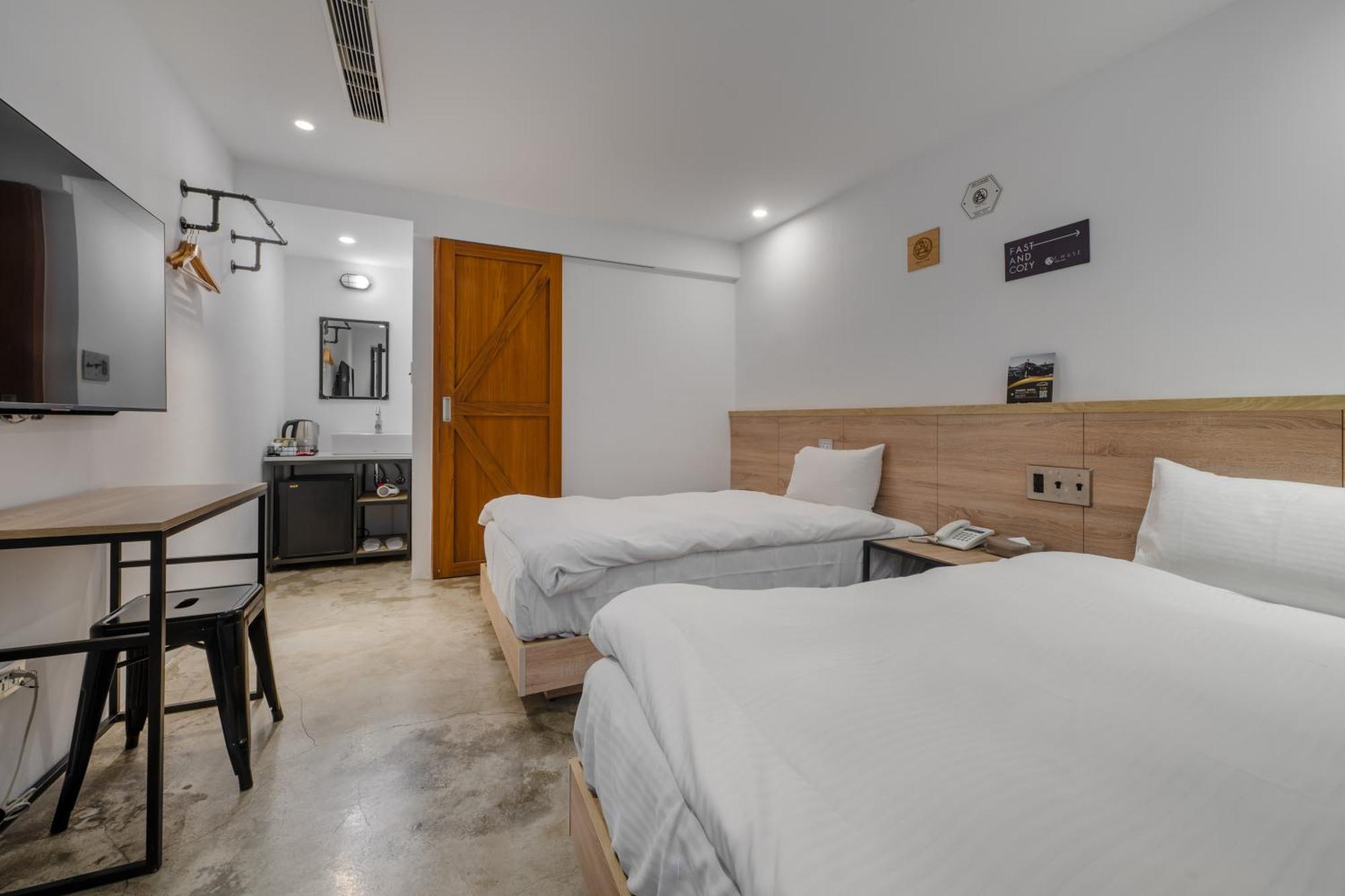 Chase Hotel Taichung Esterno foto