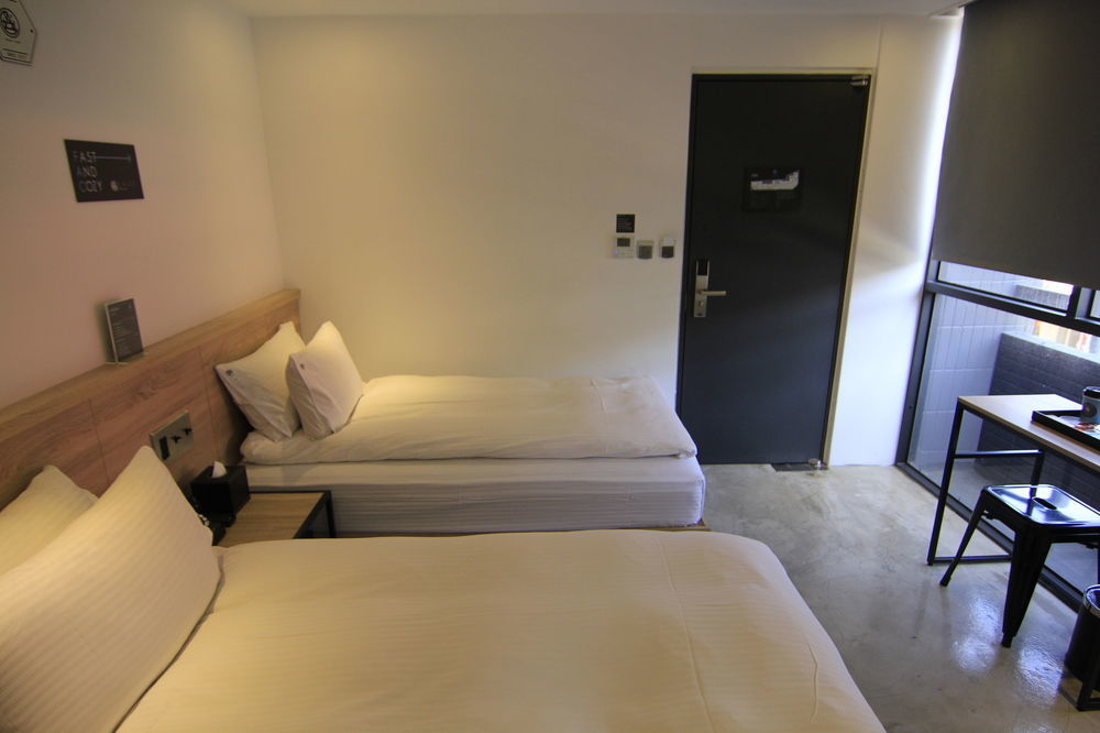 Chase Hotel Taichung Esterno foto